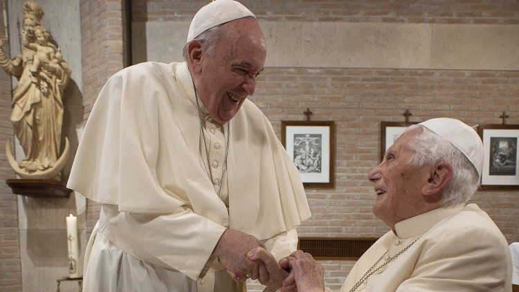 Đức Thánh Cha Phanxicô thăm Đức nguyên Giáo hoàng Biển Đức XVI  (Vatican Media)