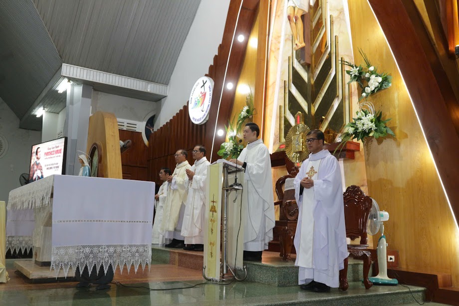 THÁNH LỄ MỪNG KÍNH THÁNH PHANXICÔ XAVIÊ; Quan Thầy cha Phó xứ