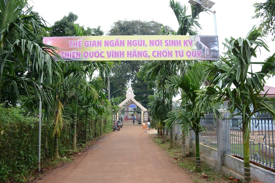 THÁNH LỄ CÁC ĐẲNG LINH HỒN TẠI ĐẤT THÁNH NGHĨA TRANG