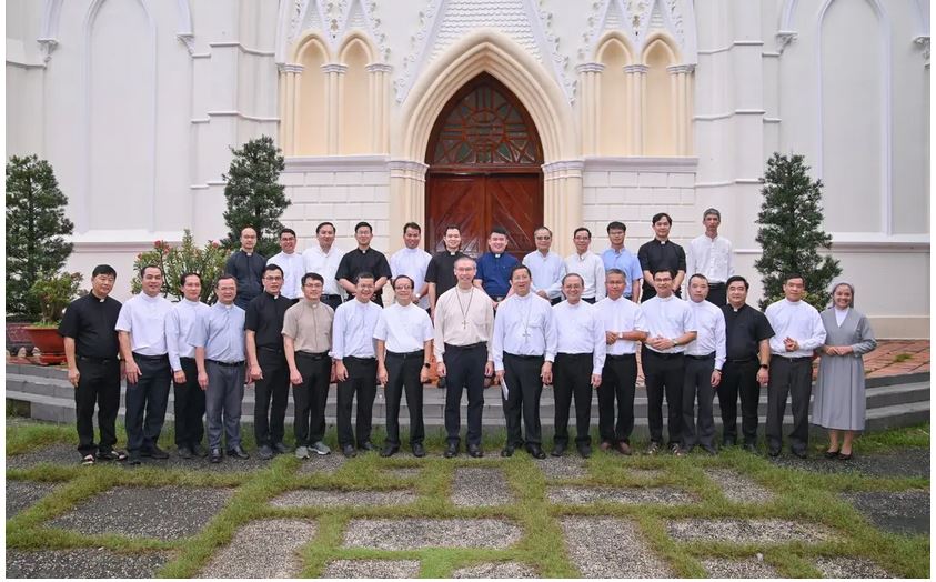 HỘI NGỘ TRUYỀN THÔNG 2025