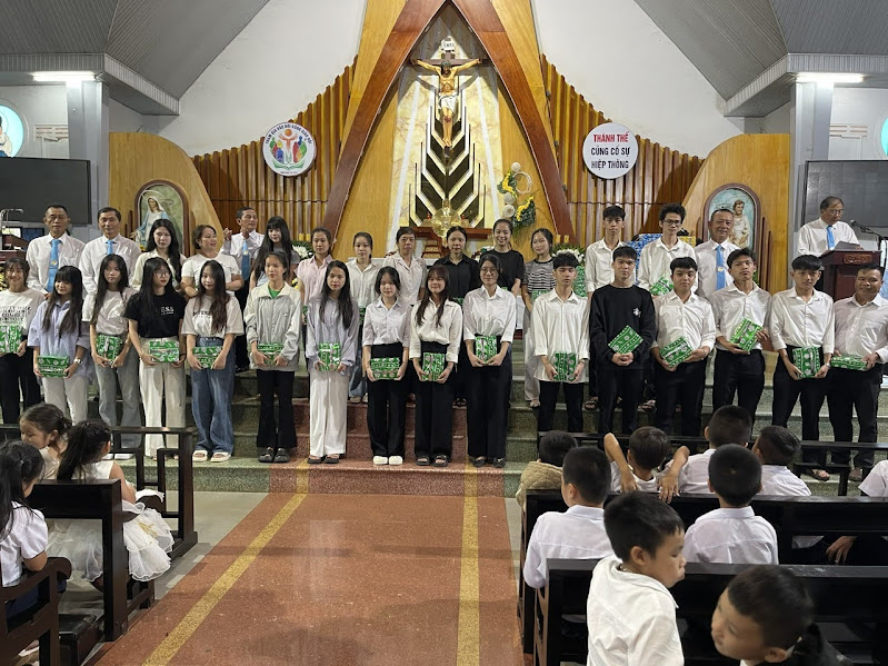 QUỸ KHUYẾN HỌC GIÁO XỨ CHÂU SƠN  THÔNG BÁO KHEN THƯỞNG