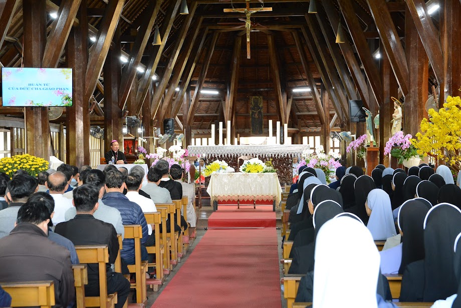 HỌP MẶT TẤT NIÊN TRUYỀN THỐNG CỦA GIÁO SĨ, TU SĨ GIÁO PHẬN BAN MÊ THUỘT