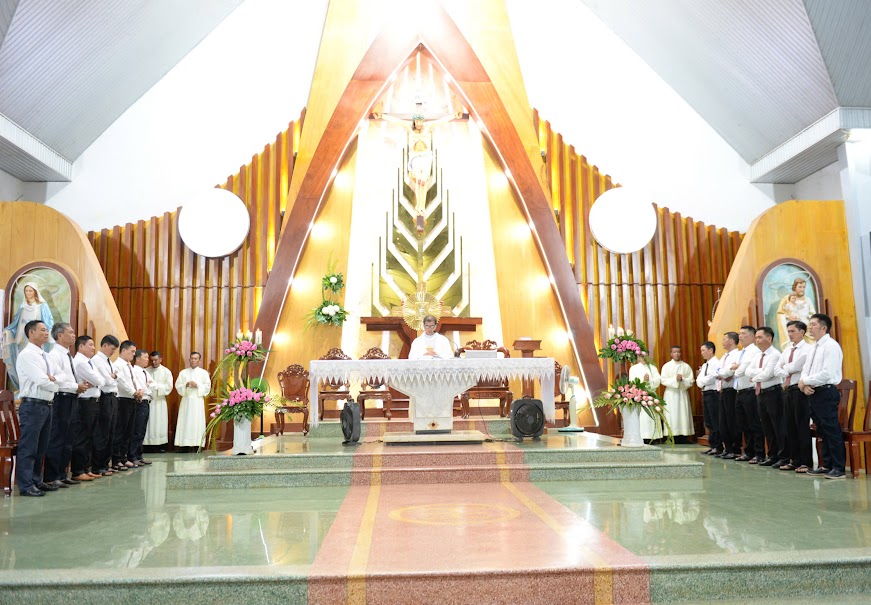 THÁNH LỄ TIỆC LY – NGHI THỨC RỬA CHÂN