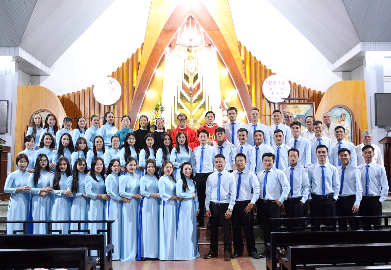 1 C ĐOÀN CECILIA