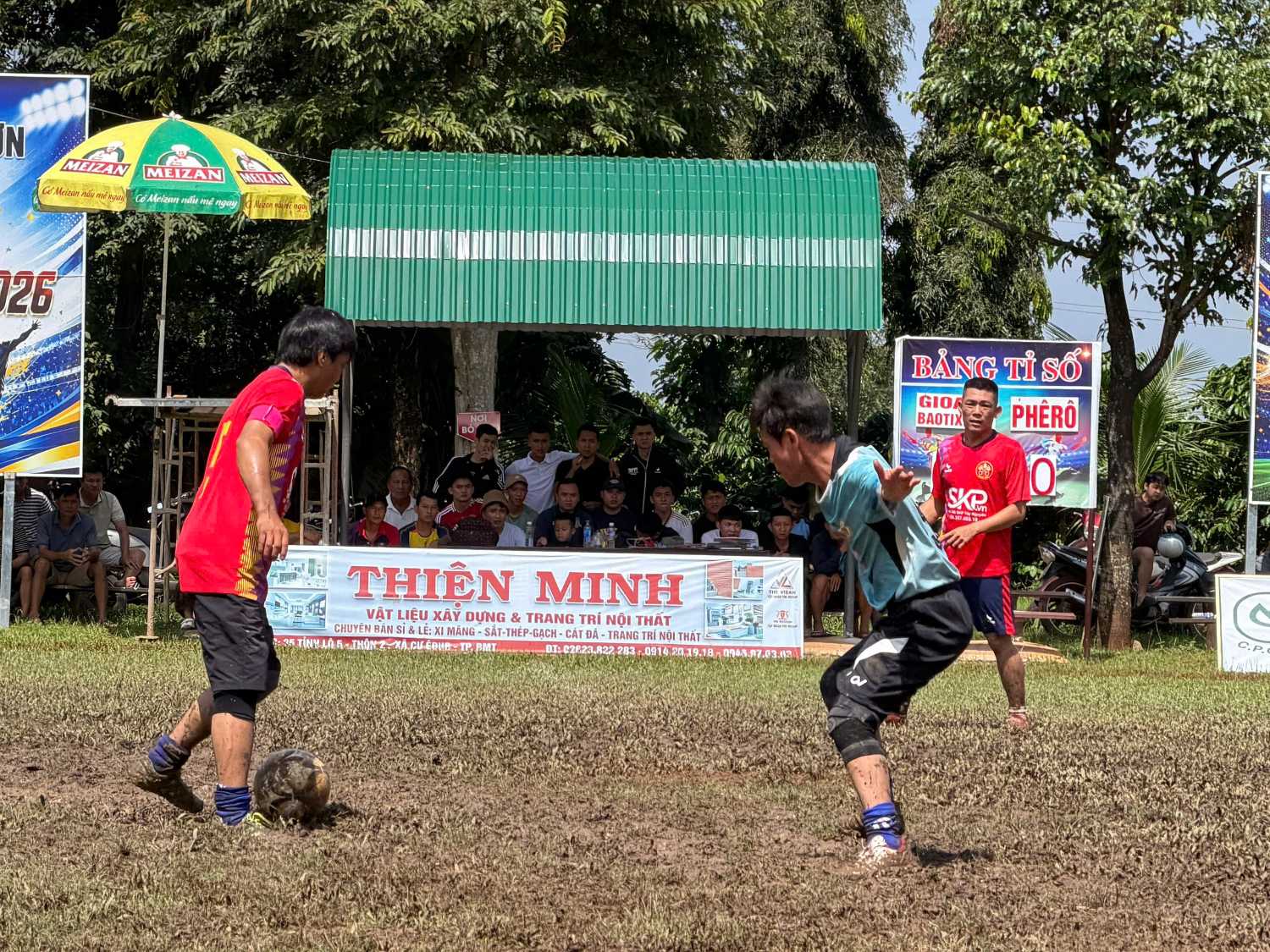 BÓNG ĐÁ TRÁNG NIÊN 2026: TOÁN PHÊ RÔ & TOÁN GIOAN BAOTIXITA