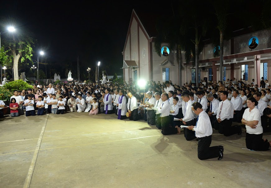 ĐÀNG THÁNH GIÁ TRỌNG THỂ - THỨ SÁU TUẦN THÁNH HƯỚNG VỀ 70 NĂM THÀNH LẬP GIÁO XỨ