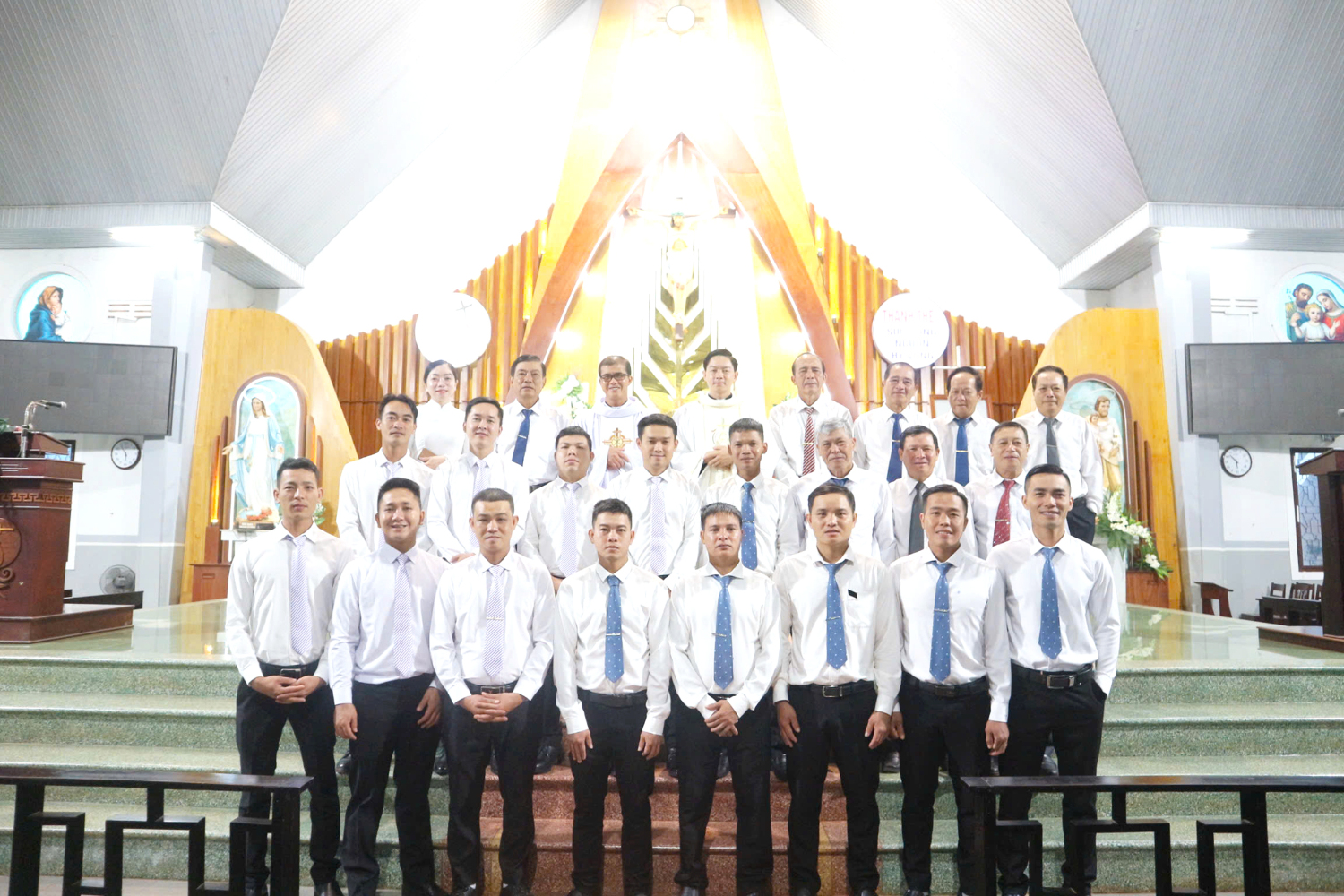 7 THANH TRÁNG NIÊN