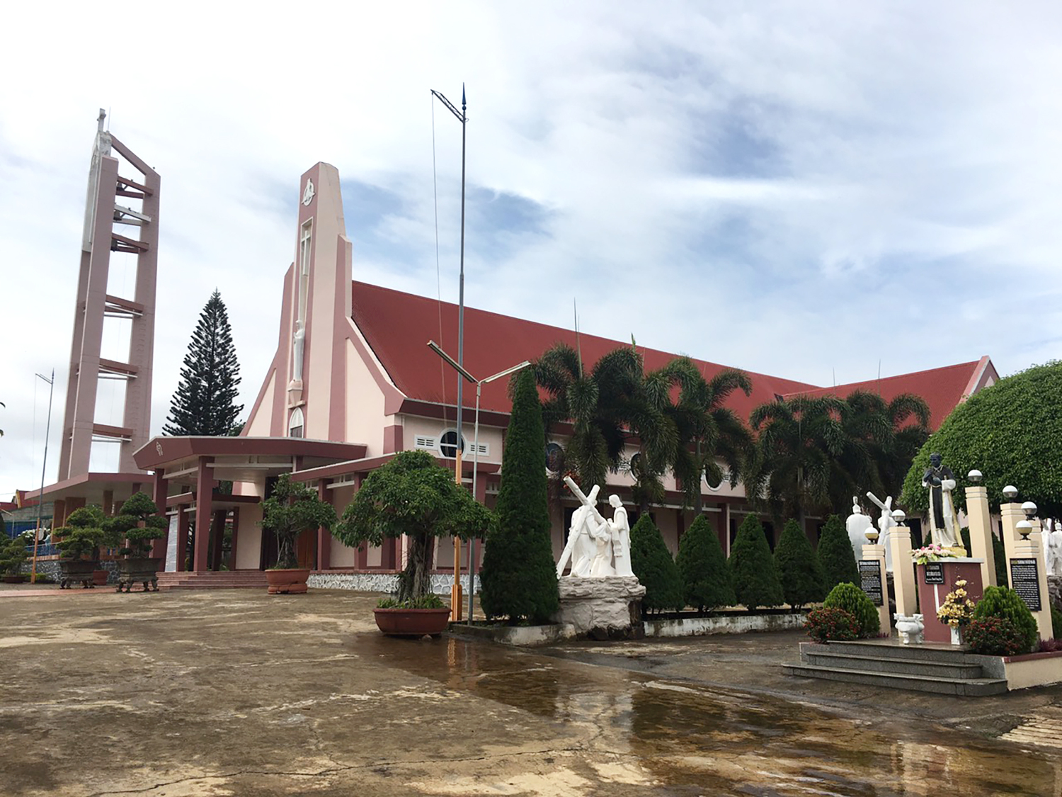 SỬ THI CHÂU SƠN, ĐẤT NỞ HOA NHÂN SINH