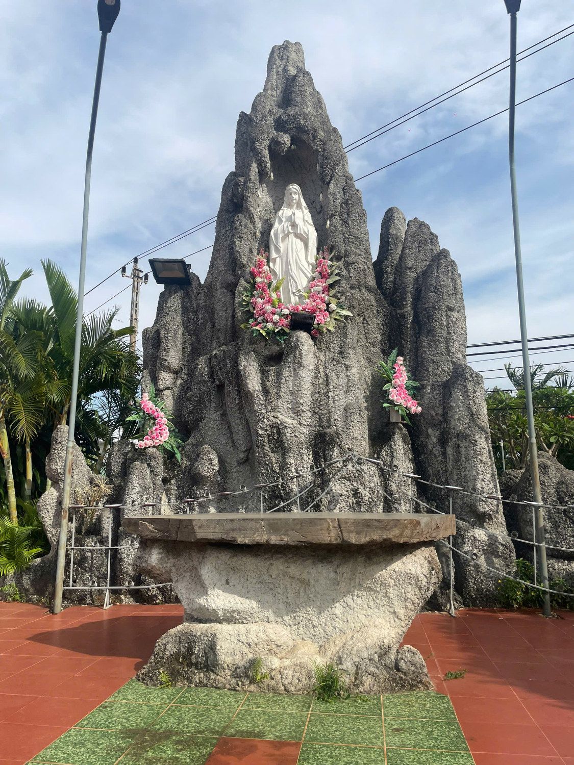 70 NĂM! THẮM MÃI HỒNG ÂN