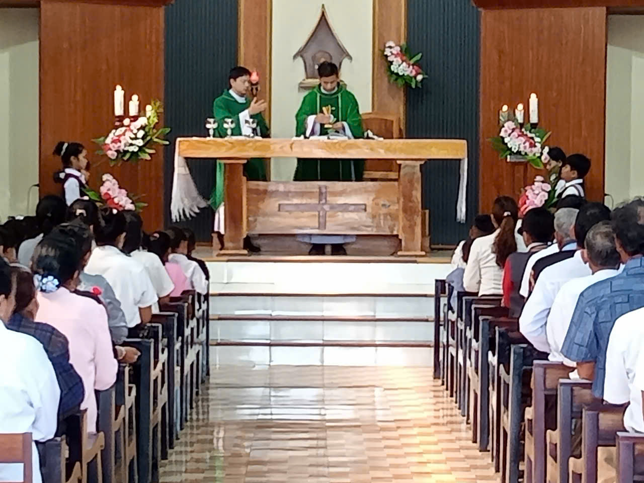 THÁNH LỄ ĐẦU TIÊN CỦA CHA PHÓ XỨ PHÊRÔ NGUYỄN TRUNG KIÊN TẠI GIÁO ĐIỂM CHÂU NIÊN